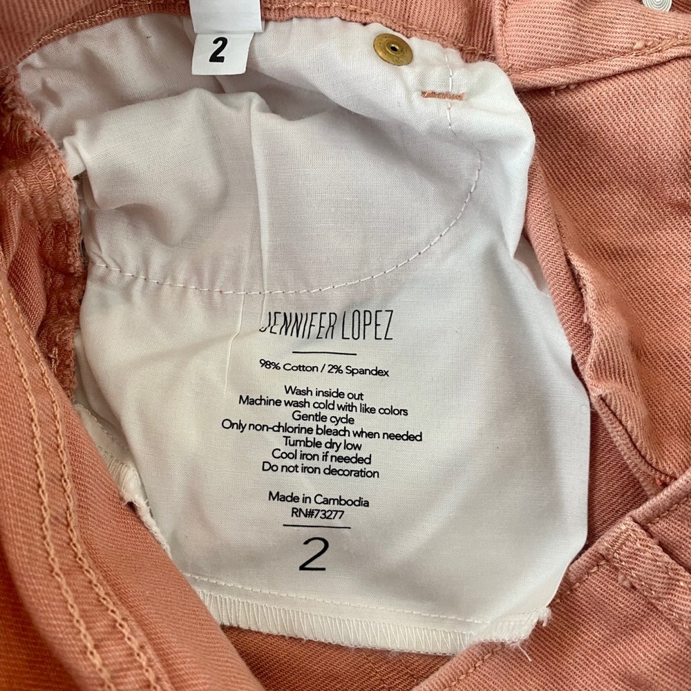 Jennifer Lopez Peach Cropped Jeans - Picture 3 of 6